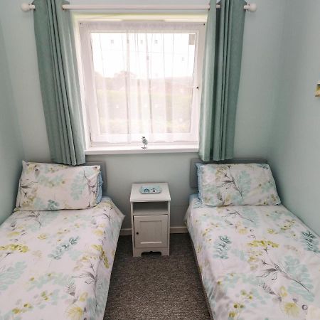 Villa Number 6 Oxwich Leisure Park Swansea Esterno foto