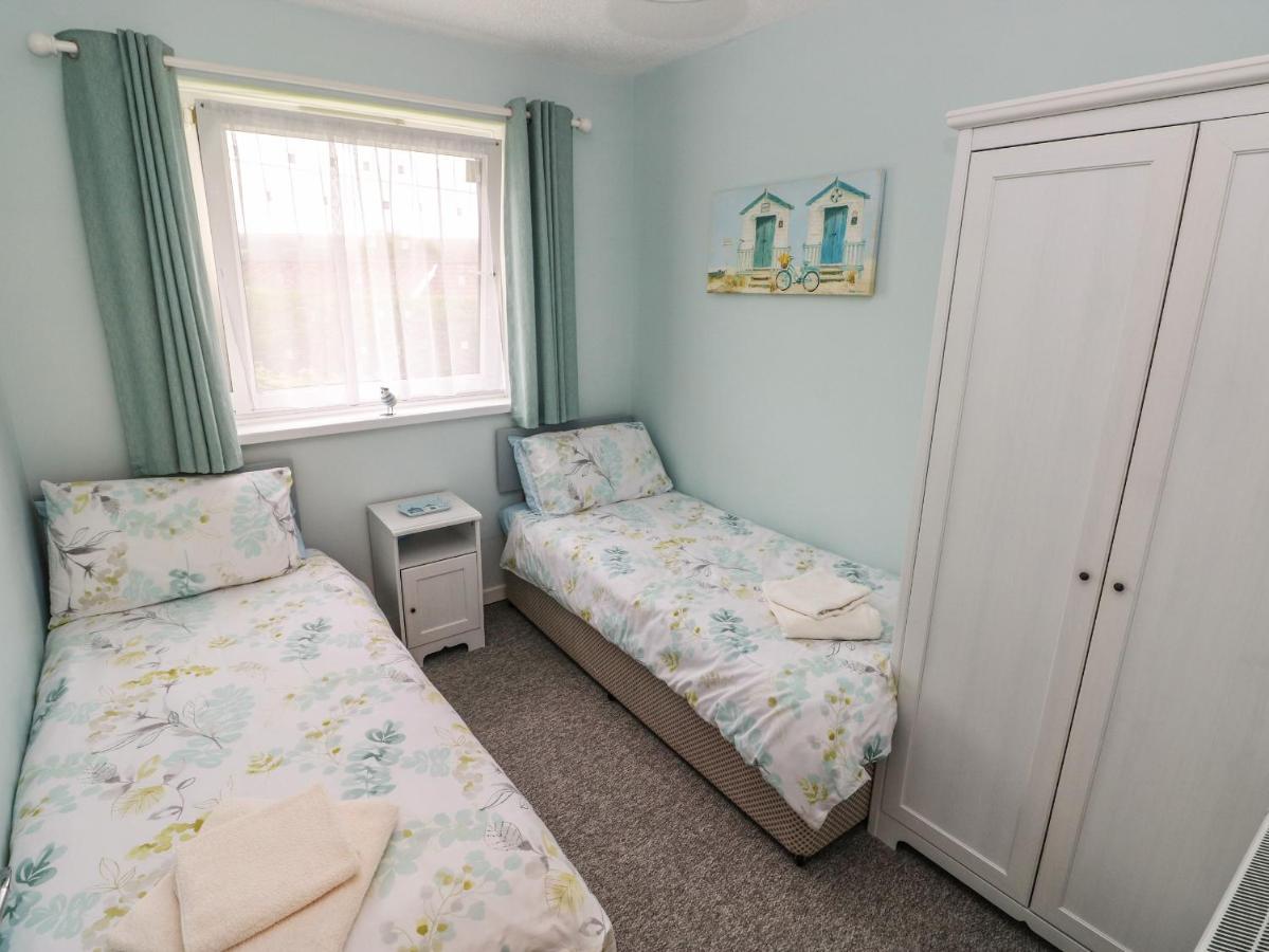 Villa Number 6 Oxwich Leisure Park Swansea Esterno foto